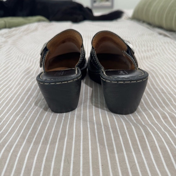 Born Black Leather Buckle Clogs Women’s Size 6 | Comfort Slip-On Mules - Picture 5 of 13